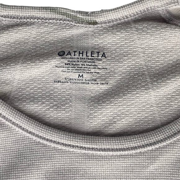 Athleta Speedlight Top in Light Lilac Sz. Medium - Picture 5 of 8